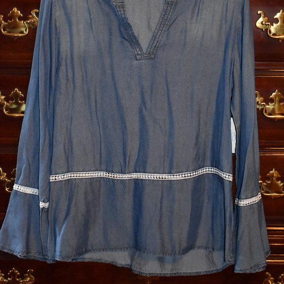 Time and Tru Denim Top, Size Medium (8-10), NWT - Picture 2 of 2